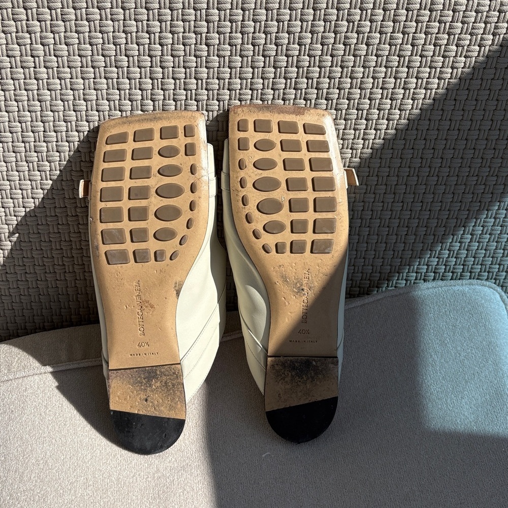 Bottega Veneta Cream Mules with Gold Buckles - Picture 7 of 9